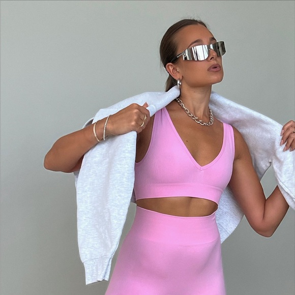 WeWoreWhat Pink Workout Set - Seamless Biker Shorts and V-Neck Bra Top
